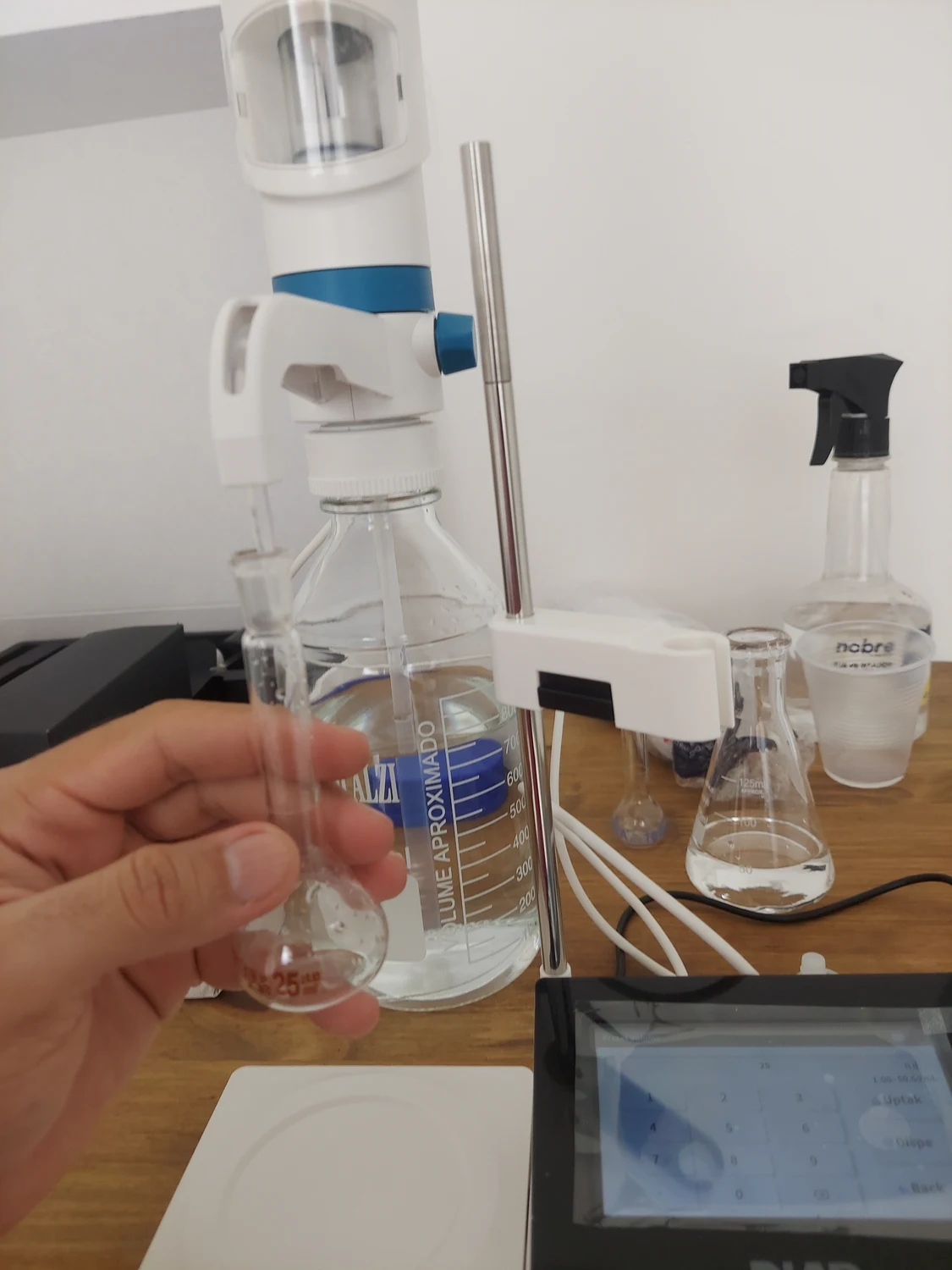 Rotina analítica no laboratório InovaSolo